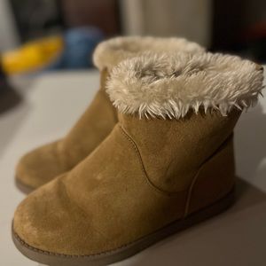 Girl brown ankle boots. Size 1